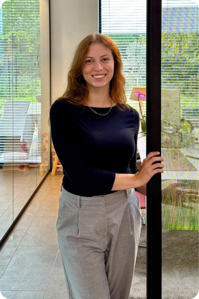 PAULINE (1)